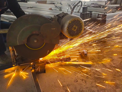 拉丝不锈钢贴图 金属切割及焊接设备制造的精密工艺与艺术呈现